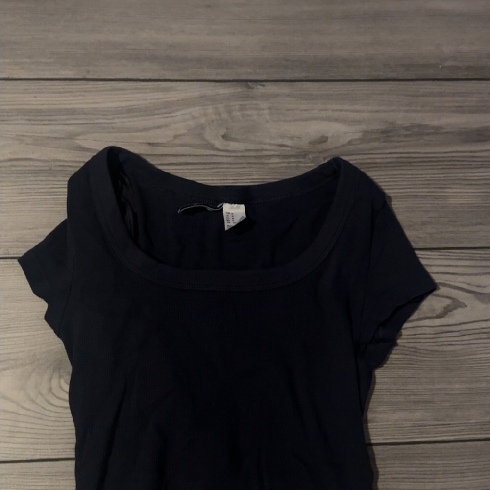 H&M navy blue cropped low cut top